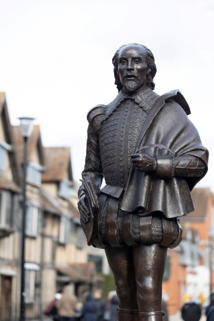 Statue of William Shakespeare in Stratford